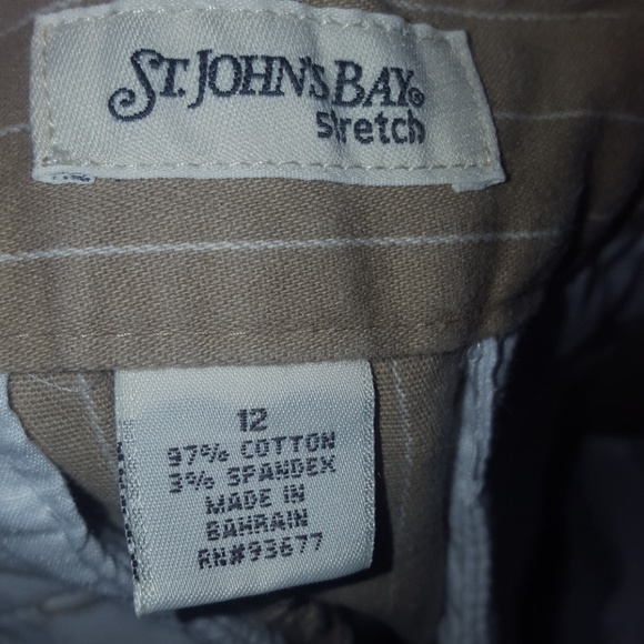 🌺 St John's Bay Career shorts - Picture 3 of 3